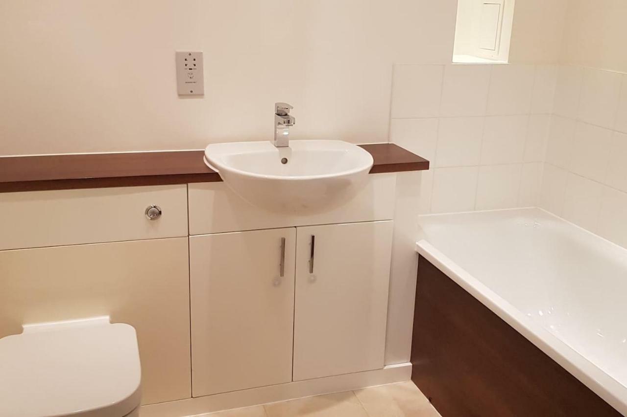 Garland Modern Apartment, Greenhithe 1 With Parking Dartford Bagian luar foto