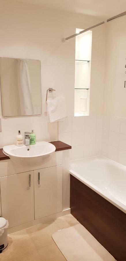 Garland Modern Apartment, Greenhithe 1 With Parking Dartford Bagian luar foto