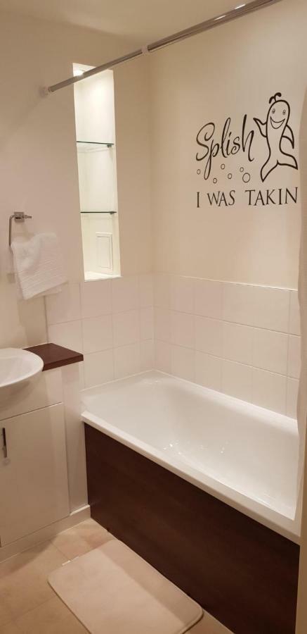 Garland Modern Apartment, Greenhithe 1 With Parking Dartford Bagian luar foto